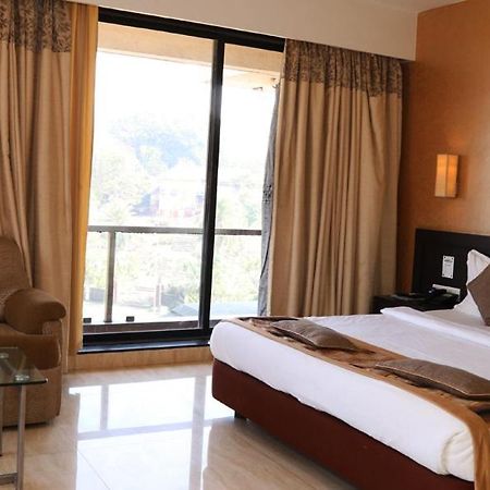 Hotel Princess Park Daman Bagian luar foto
