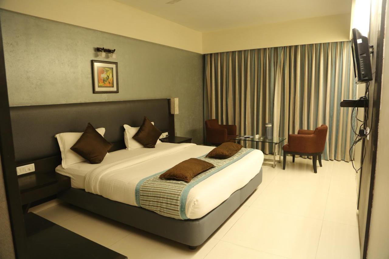Hotel Princess Park Daman Bagian luar foto