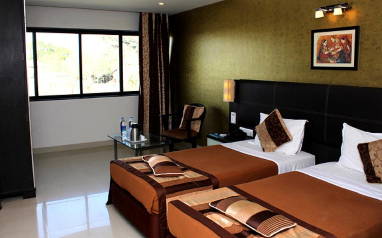 Hotel Princess Park Daman Bagian luar foto