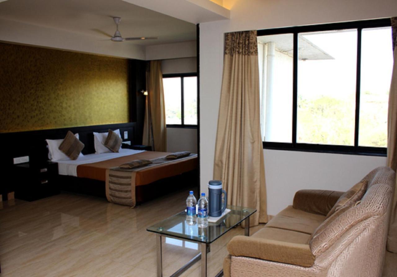 Hotel Princess Park Daman Bagian luar foto