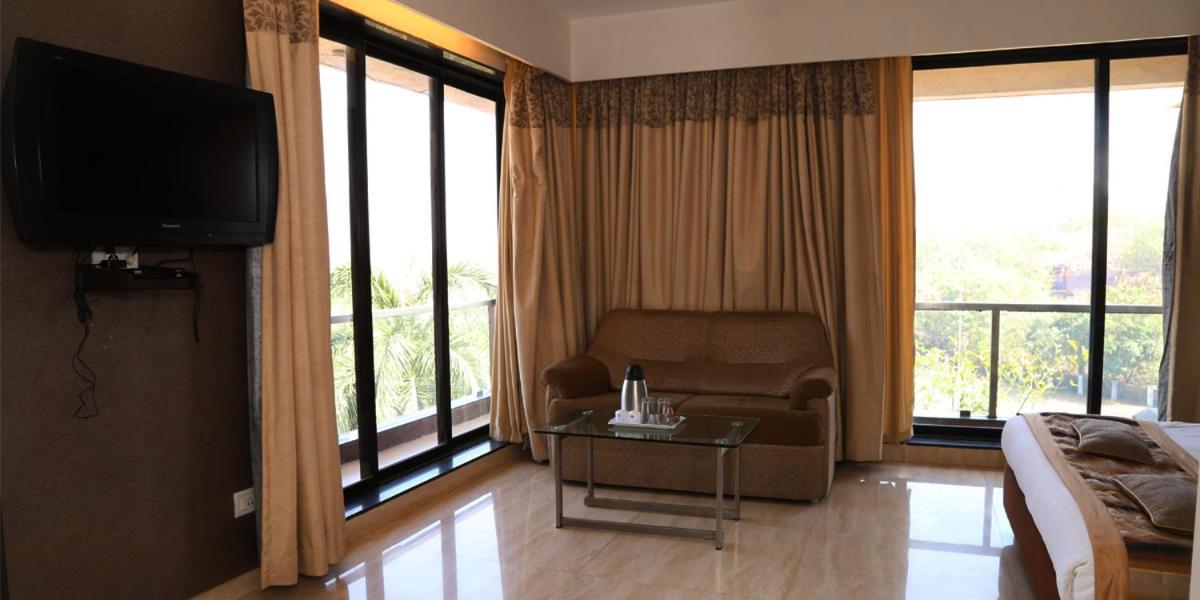 Hotel Princess Park Daman Bagian luar foto