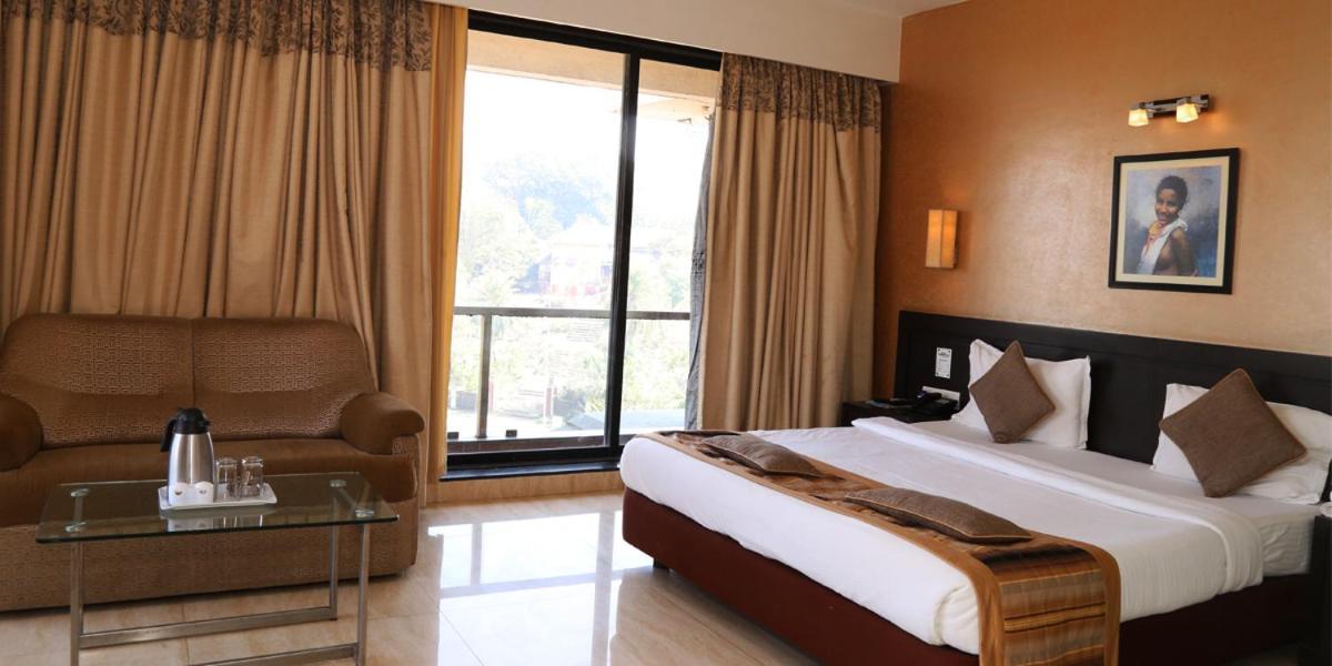 Hotel Princess Park Daman Bagian luar foto