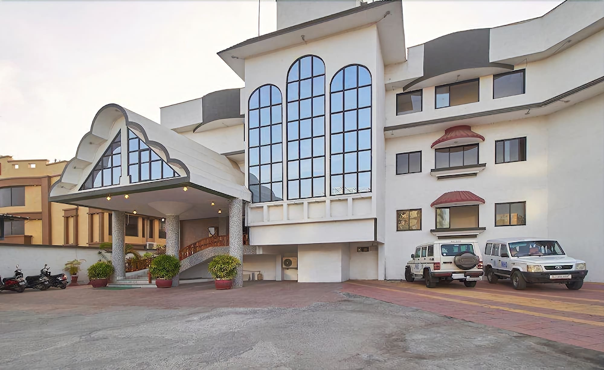 Hotel Princess Park Daman Bagian luar foto
